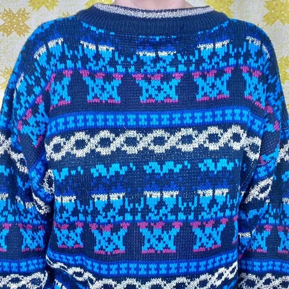 Vintage 90s navy, blue, white maroon abstract sweater 🌀